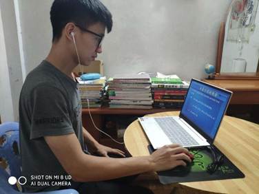 说明: D:\电信学院工作\线上教学质量报告\第三周\学习相片.jpg